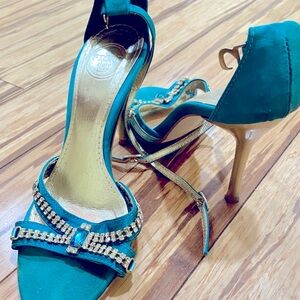 Teal color heals